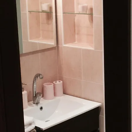 Cozy 1 Bed Floor In The Old Town ברטיסלאבה