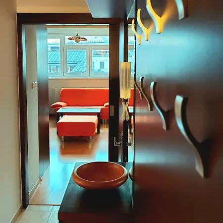 Cozy 1 Bed Floor In The Old Town Apartment